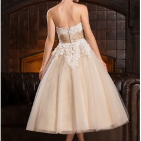 The Tea - Picture 3 of 3